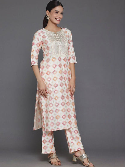 Women Printed Regular Thread Work Kurta with Trousers & With Dupatta