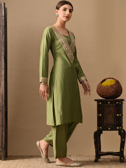 Embroidered Round Neck Long Sleeves Straight Kurta & Trousers With Dupatta
