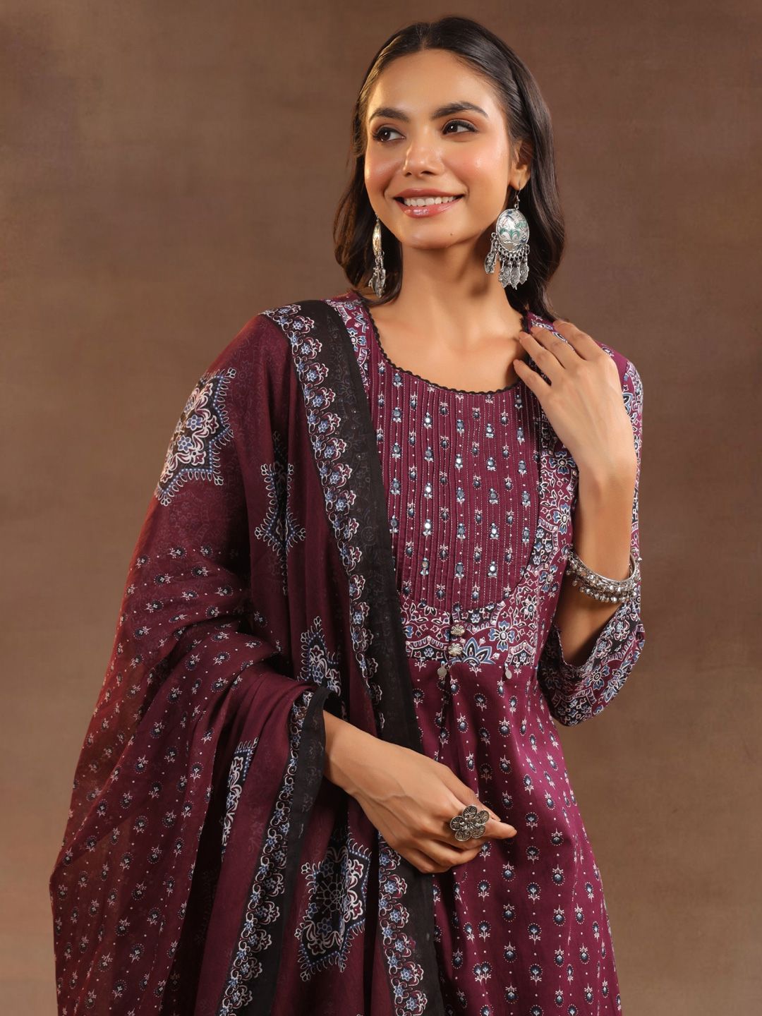 Dhiyona IE Women Ethnic Motifs Printed Regular Thread Work Pure Cotton Kurta with Trousers & With Dupatta