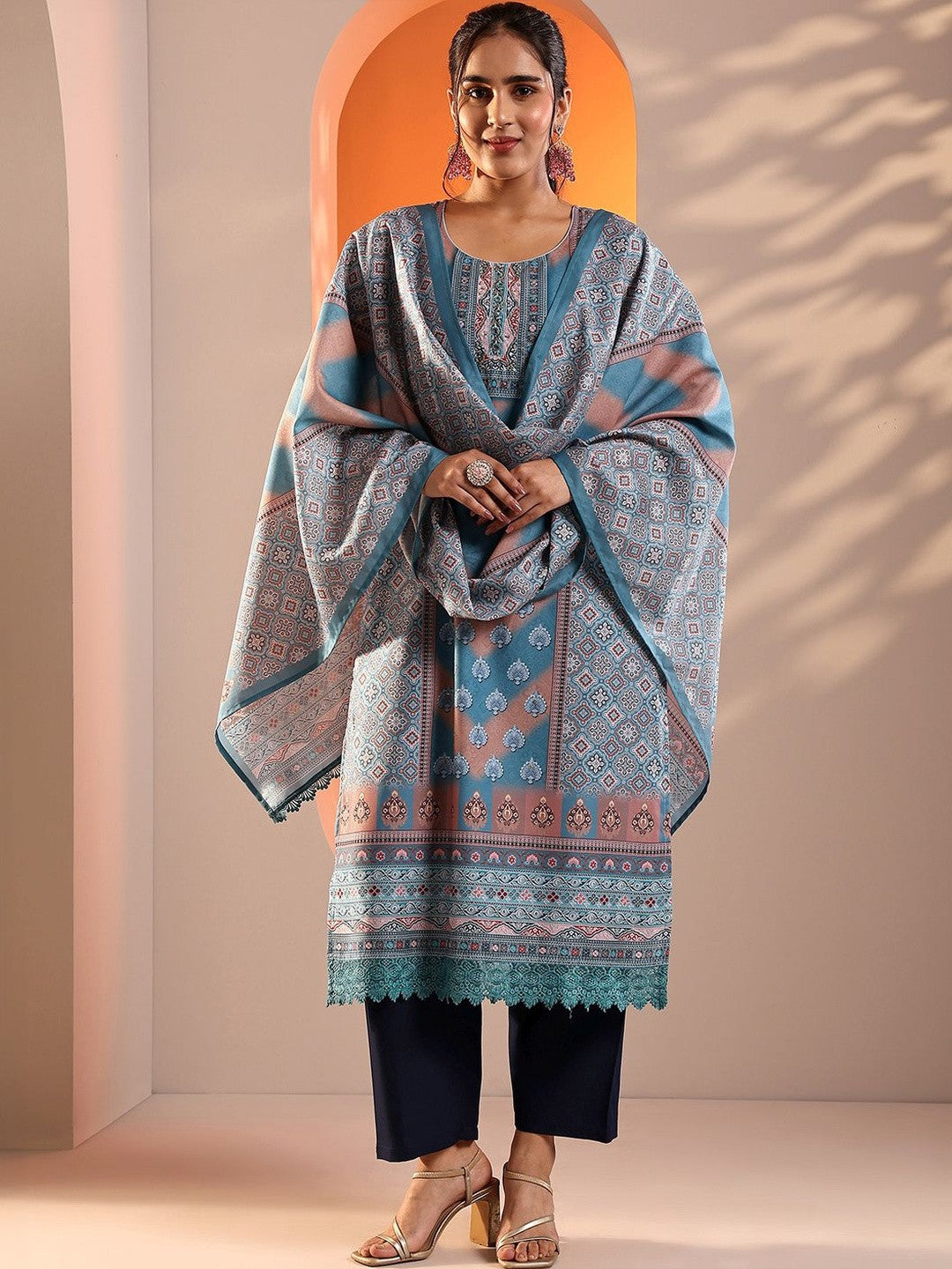 Women Ethnic Motifs Printed Regular Kurta with Trousers & With Dupatta