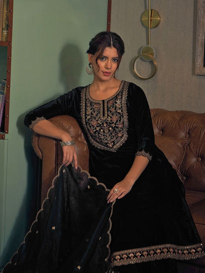 Dhiyona CH Floral Yoke Design Velvet Straight Kurta With Trousers & Dupatta