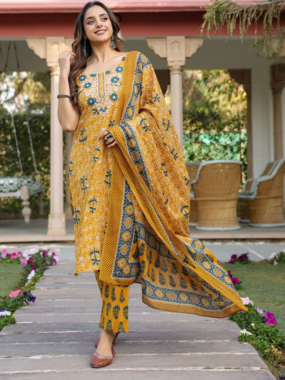 Dhiyona RR Women's Ethnic Motifs Printed Regular Beads and Stones Pure Cotton Kurta with Trousers & With