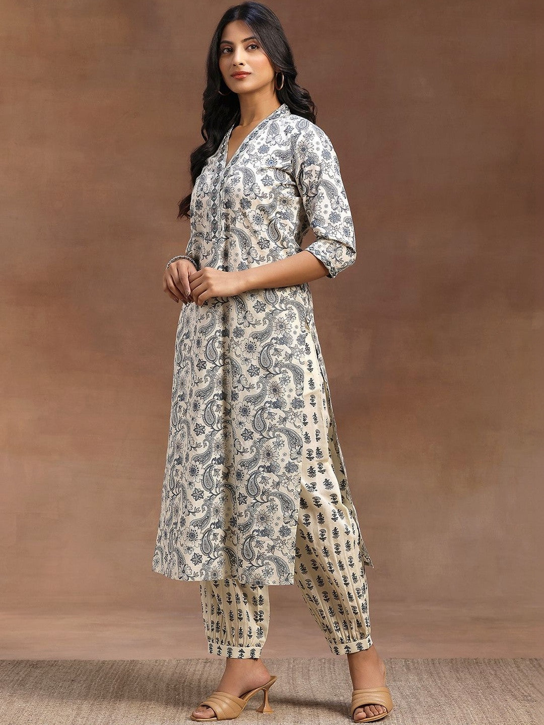 Women Ethnic Motifs Printed Regular Sequinned Kurta with Pyjamas & With Dupatta