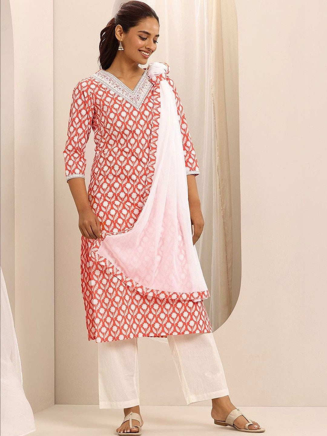 Women Ethnic Motifs Printed Regular Thread Work Kurta with Trousers & With Dupatta