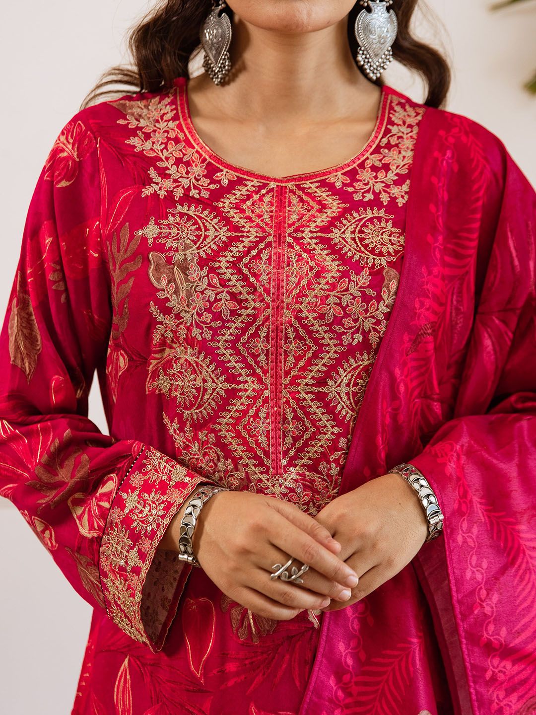 Dhiyona KL Women Floral Printed Kurta with Sharara & Dupatta