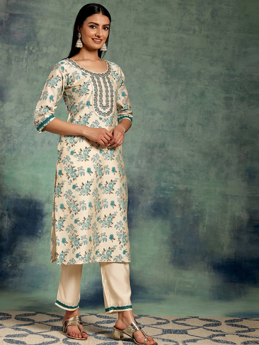 Women Floral Printed Regular Thread Work Kurta with Trousers