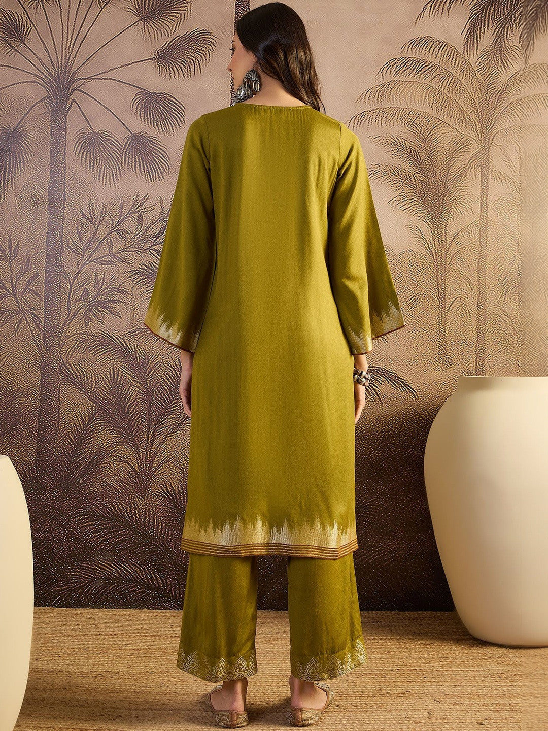 Yoke Design Straight Kurta With Trousers
