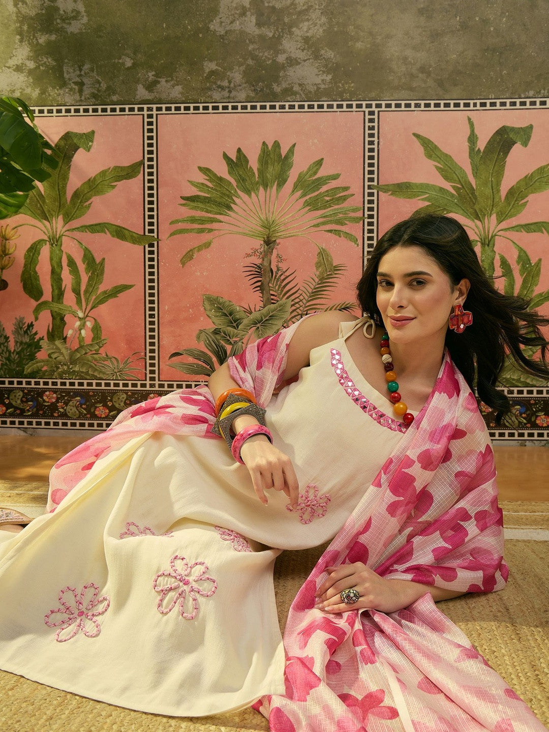 Embroidered Round Neck Kurta Trousers & Dupatta
