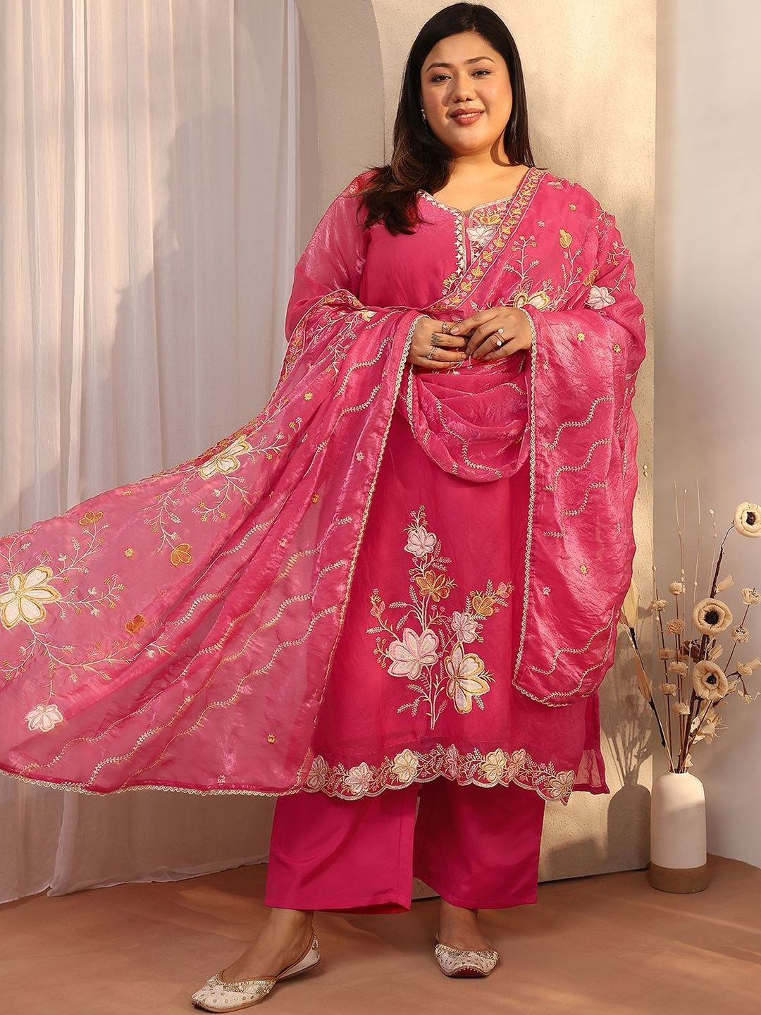 Dhiyona Women's Plus Size Floral Embroidered Kurta with Trousers & With Dupatta