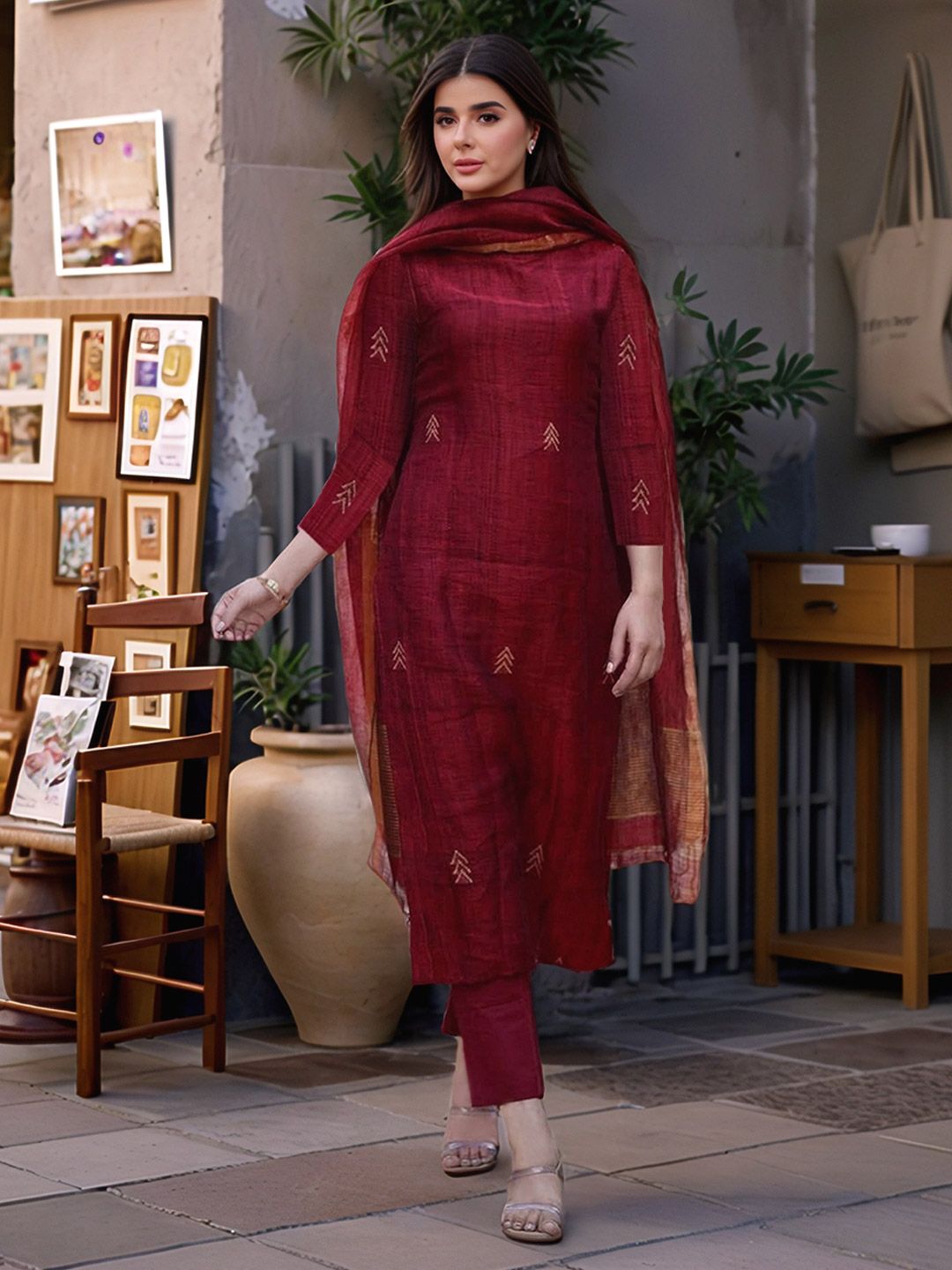 Dhiyona KL Women Maroon Rayon Blend Printed Straight Kurta Set With Dupatta