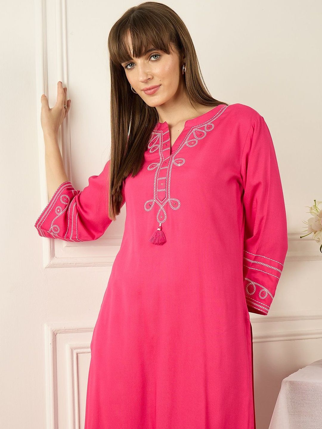 Dhiyona IE Embroidered V-Neck Three-Quarter Sleeves Pure Cotton Tunic And Trousers