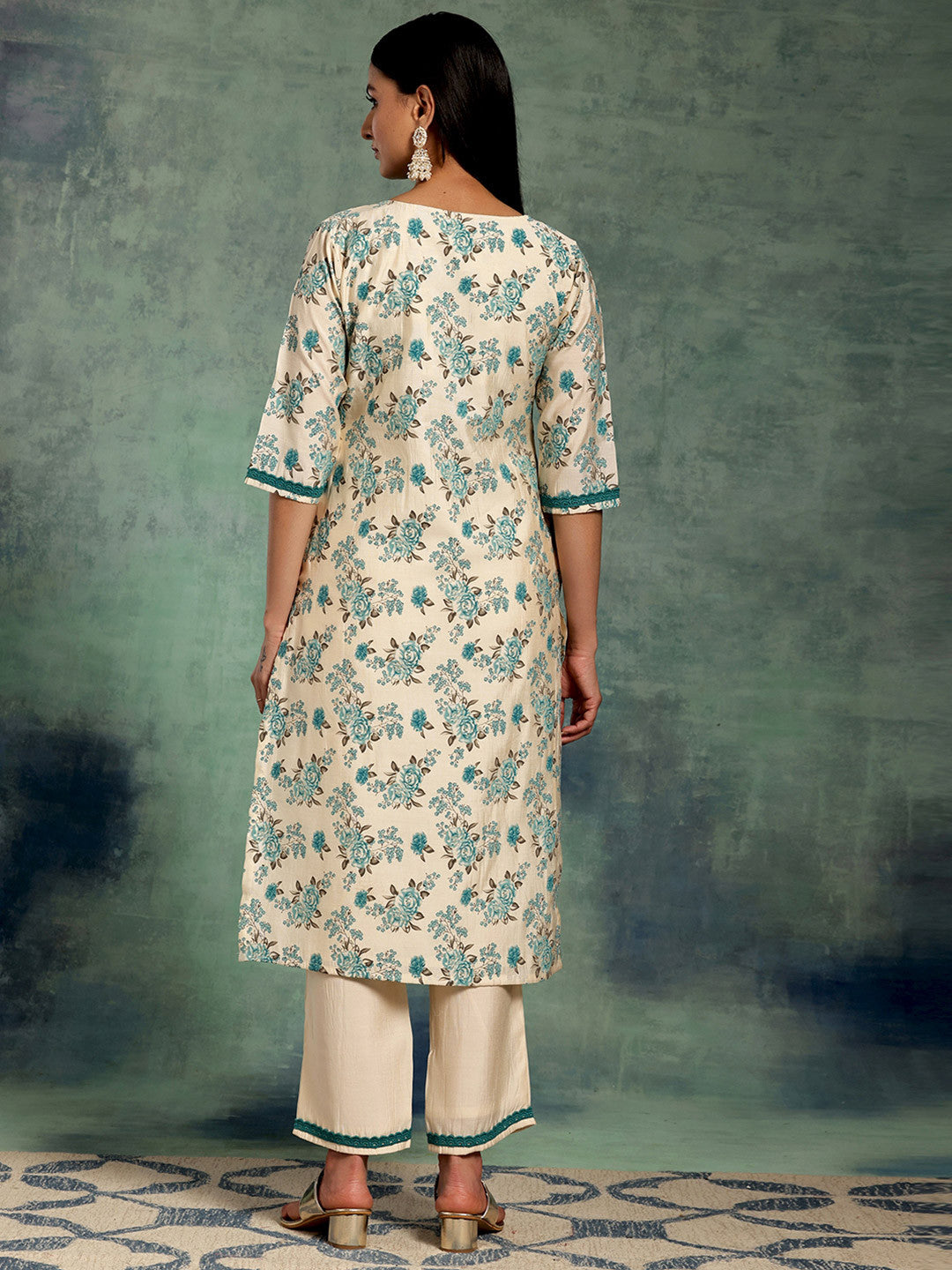 Women Floral Printed Regular Thread Work Kurta with Trousers