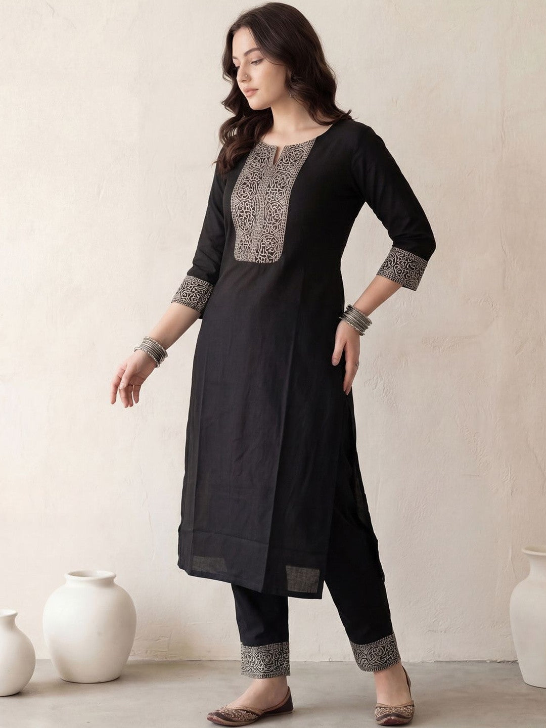 Women Ethnic Motifs Embroidered Regular Thread Work Kurta with Trousers
