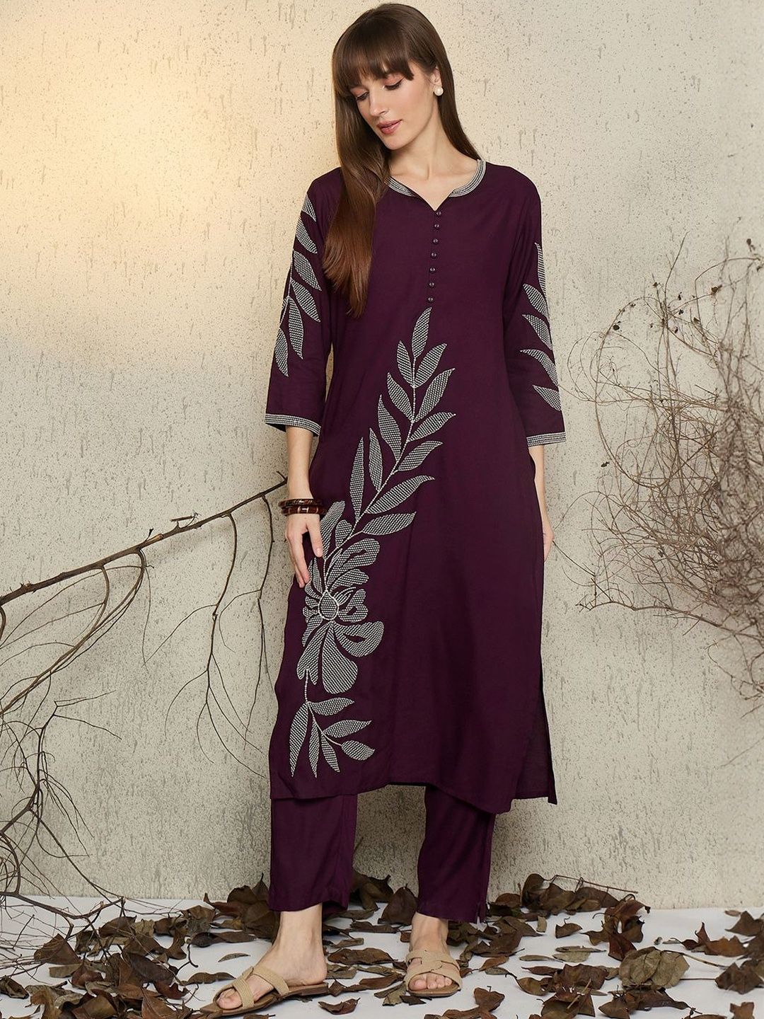 Dhiyona IE Women Floral Printed Kurta with Trousers