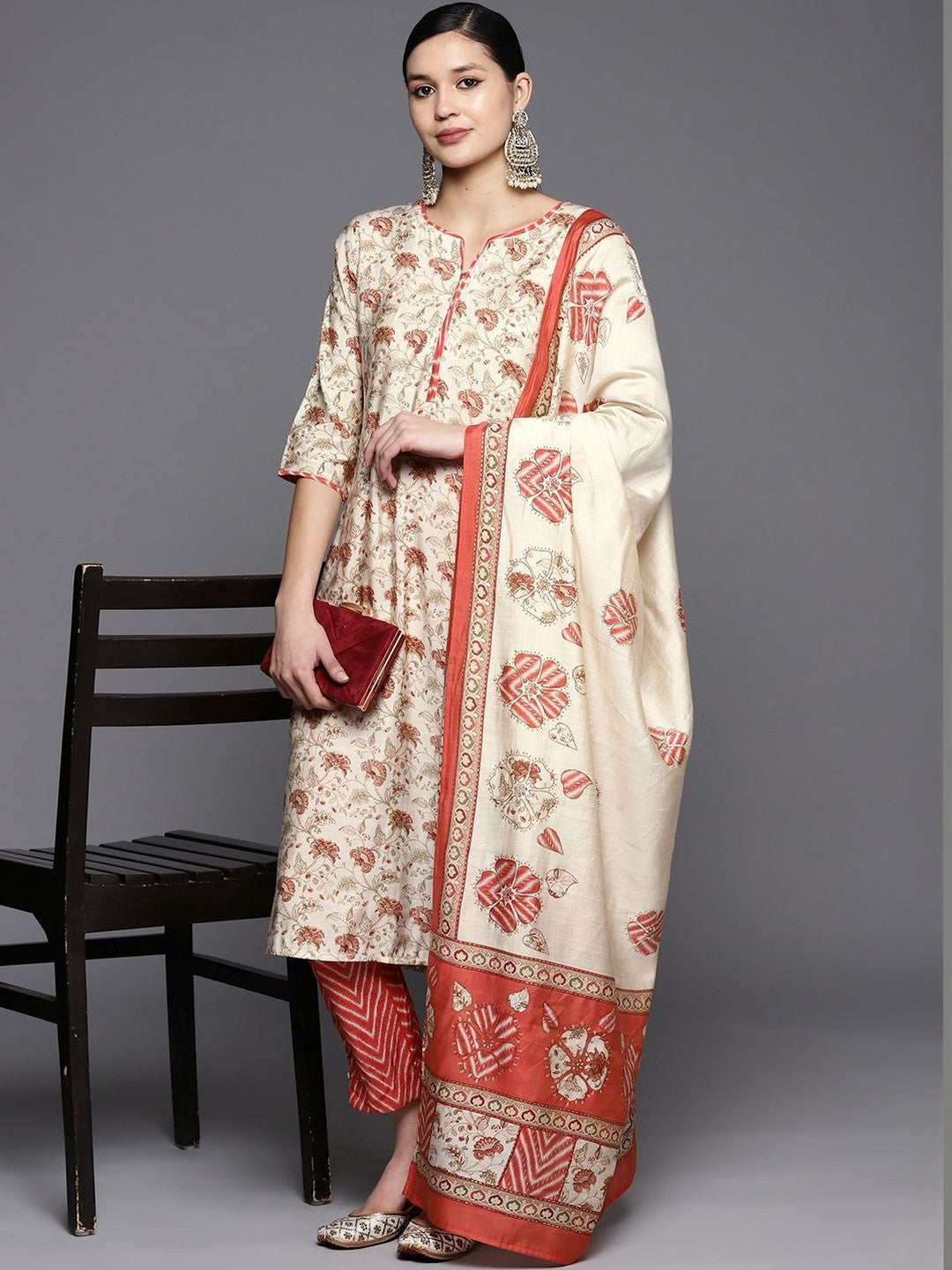 Women Floral Printed Regular Kurta with Trousers & With Dupatta