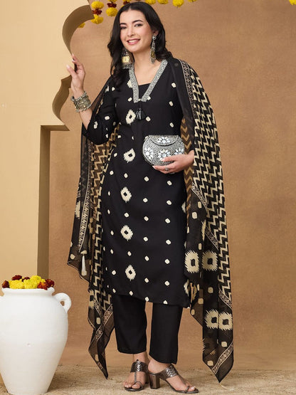 Women Ethnic Ikat Print Embroided Neck Kurta Set With Tasseled Dupatta