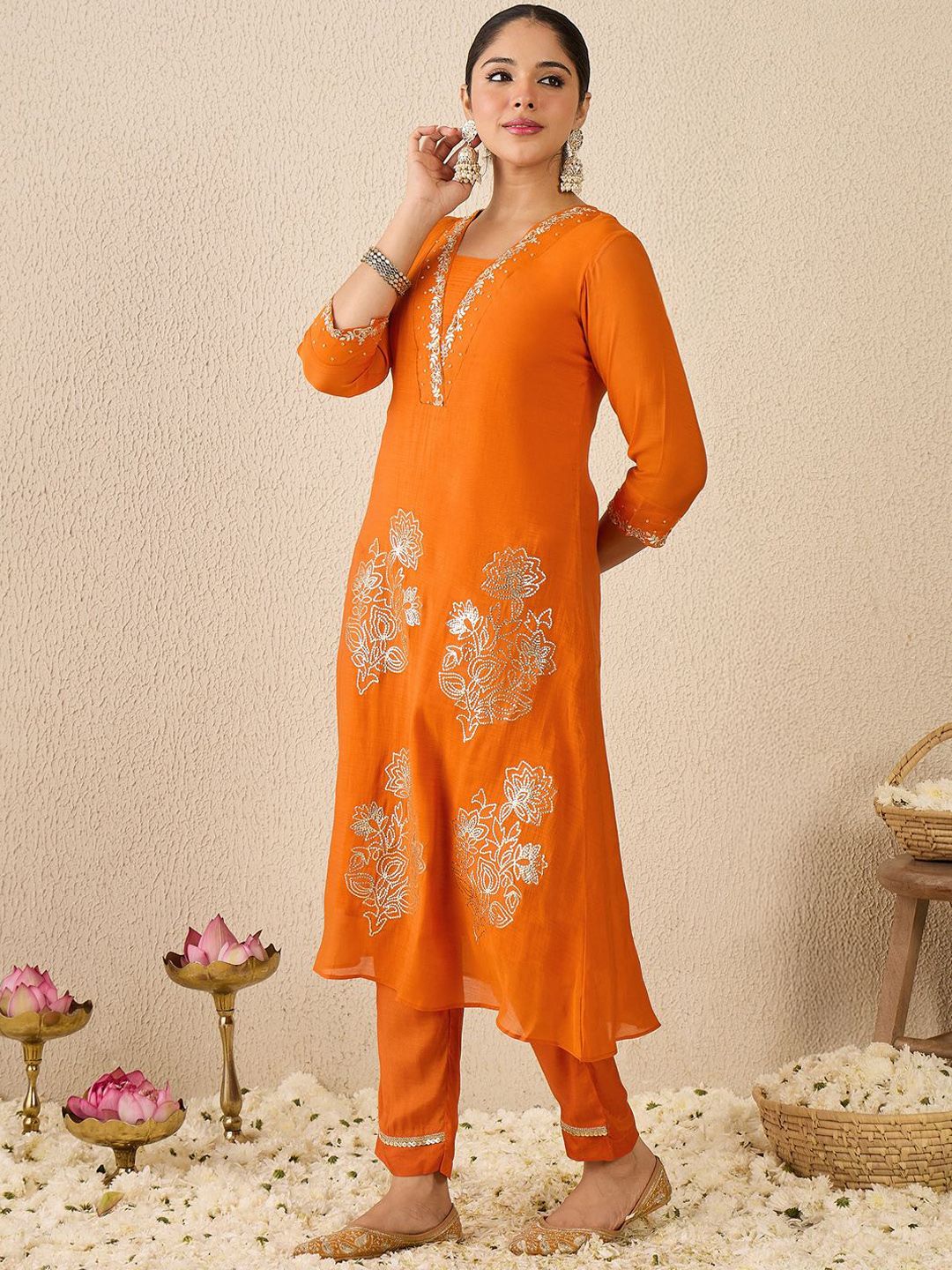 Dhiyona IE Embroidered Tunic With Trousers Co-Ords