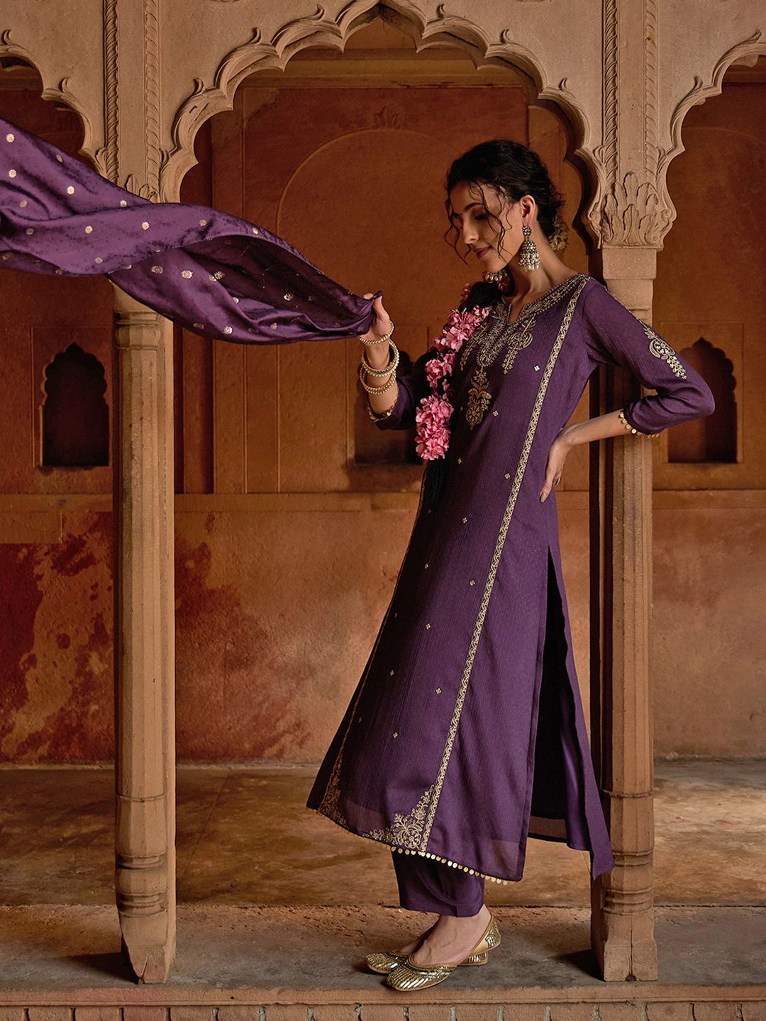 Dhiyona CH Women Floral Embroidered Kurta with Trousers & Dupatta