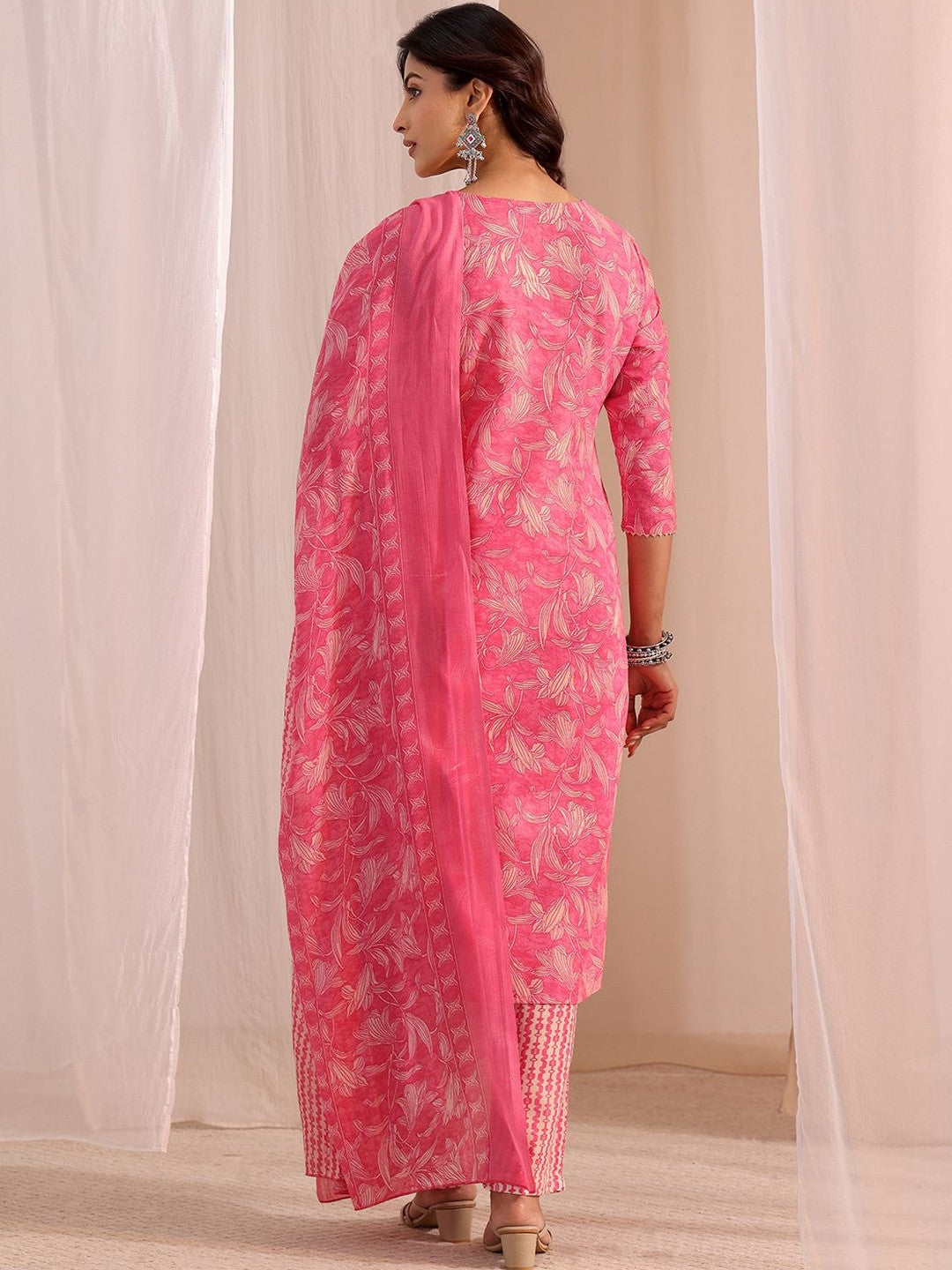 Women Floral Printed Regular Thread Work Kurta with Trousers & With Dupatta