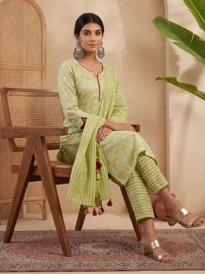 Women Ethnic Motifs Printed Regular Kurta with Trousers & With Dupatta