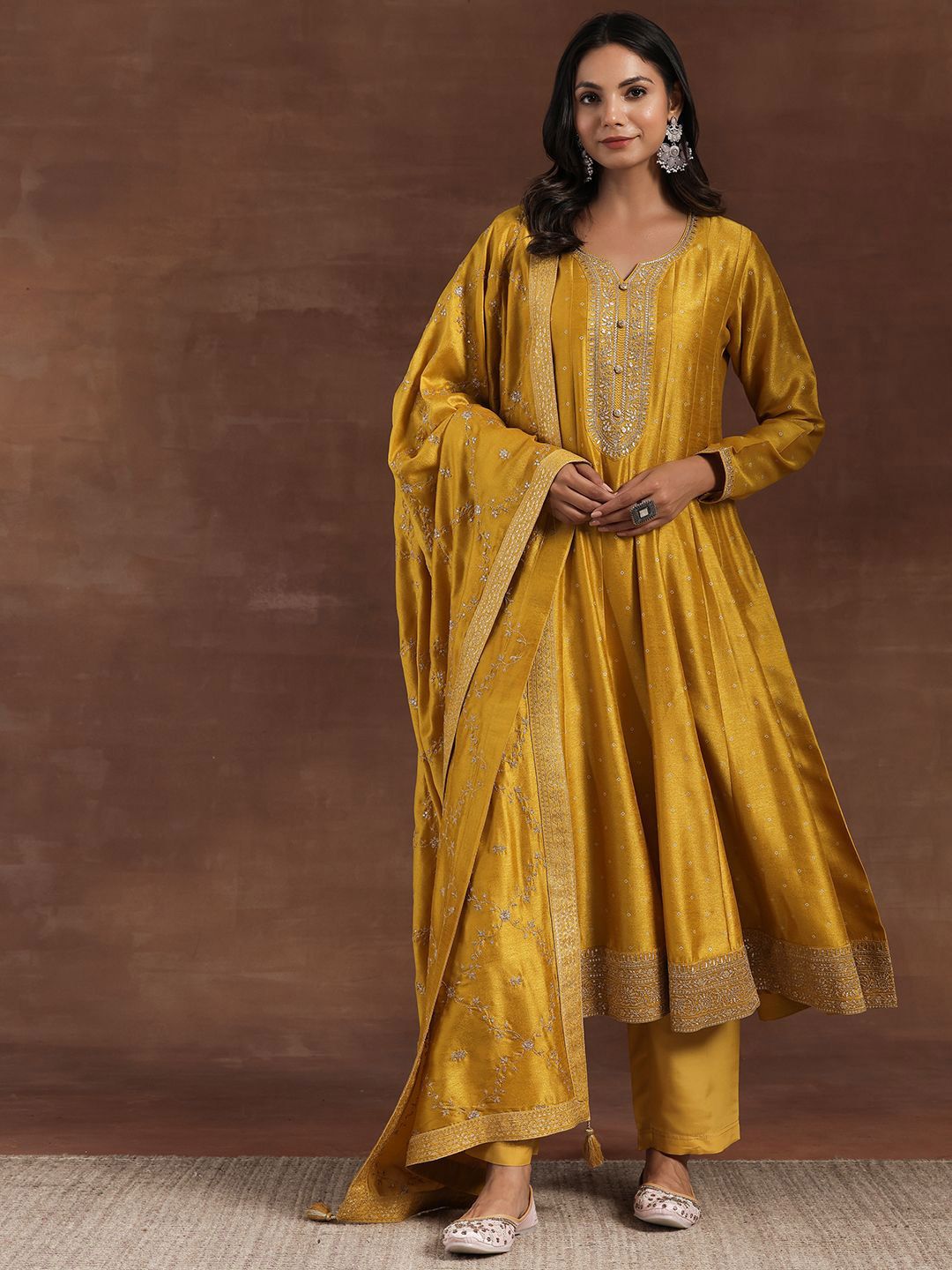 Dhiyona LL Geometric Woven Design Notch Neck Zari Straight Kurta With Palazzos And Dupatta