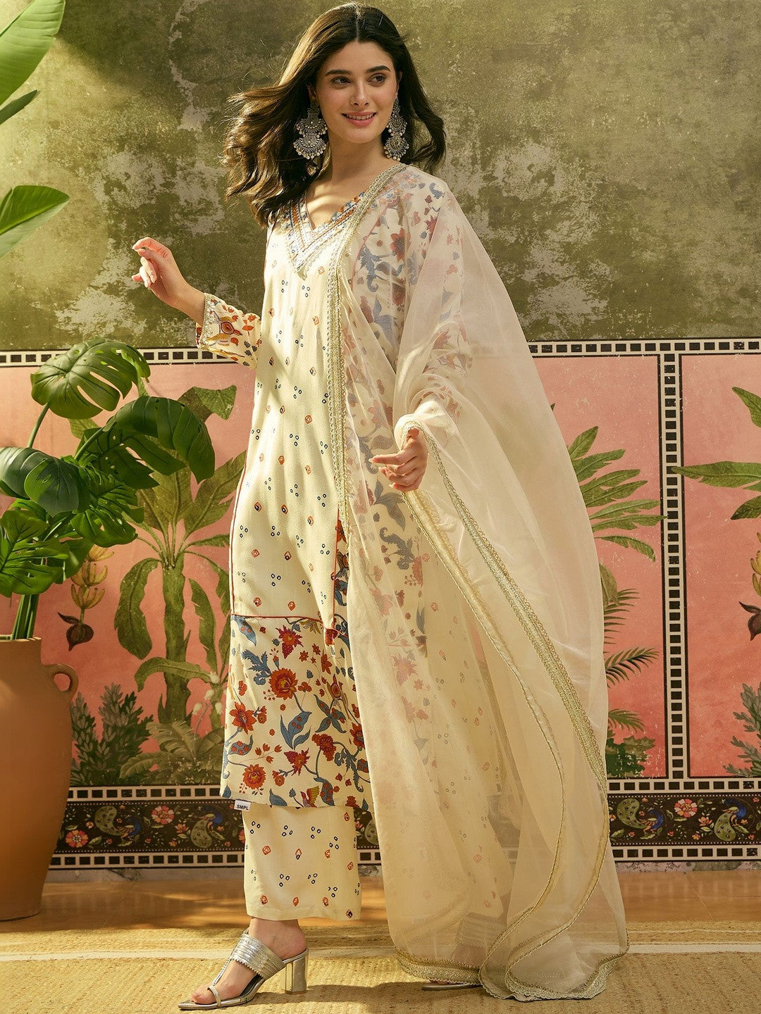 Printed Round Neck Kurta Trousers & Dupatta