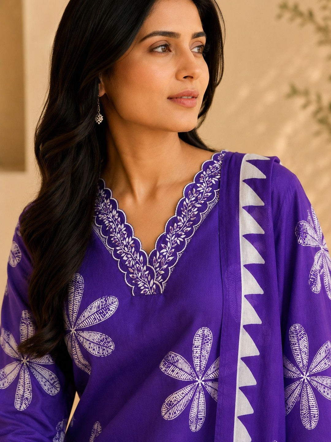 Women Floral Printed Regular Thread Work Pure Cotton Kurta with Trousers & With Dupatta