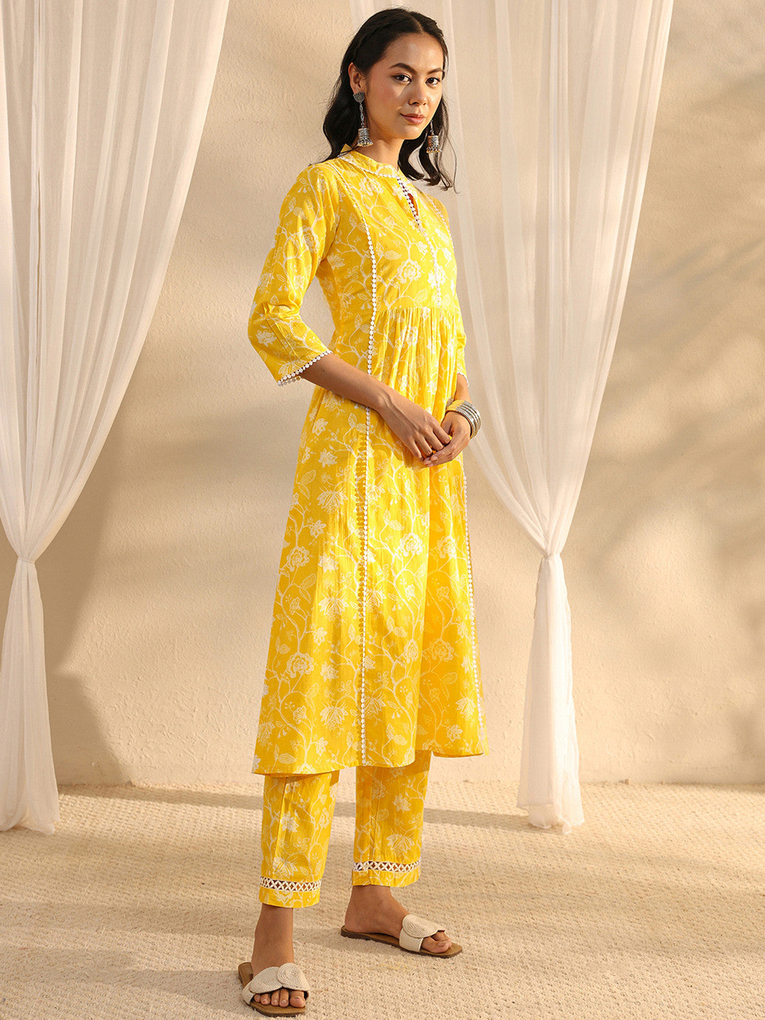 Floral Printed V-Neck A-Line Kurta With Trousers