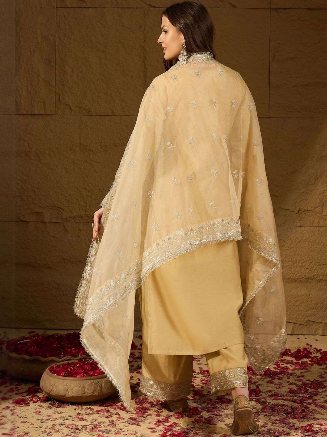 Dhiyona KL Women Ethnic Motifs Embroidered Regular Kurta with Palazzos Set
