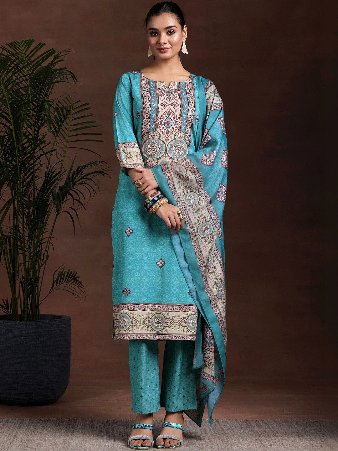 Women Ethnic Motifs Printed Regular Kurta with Trousers & With Dupatta