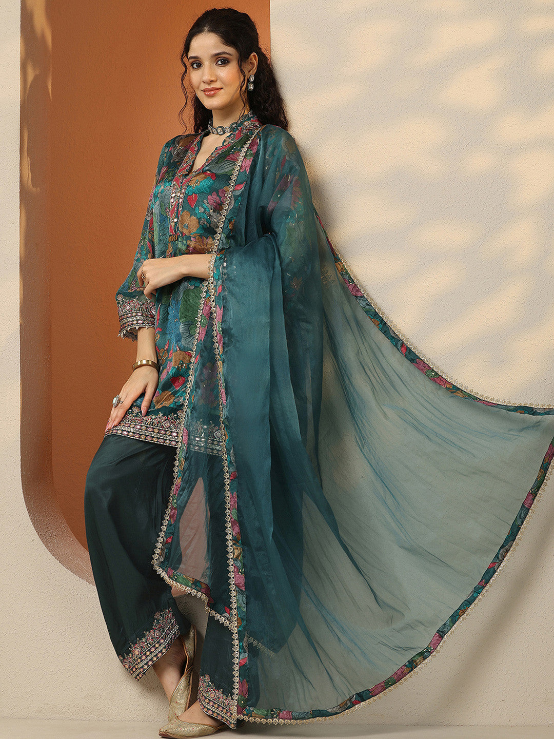 Women Floral Printed Regular Thread Work Kurta with Palazzos & With Dupatta