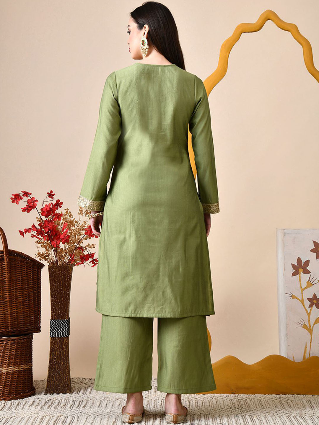 Women Solid Yoke Design Kurta with Palazzo