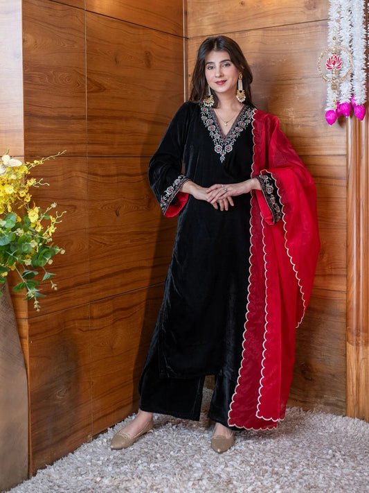 Dhiyona KL Women Ethnic Motifs Embroidered Regular Thread Work Velvet Kurta with Palazzos & With Dupatta