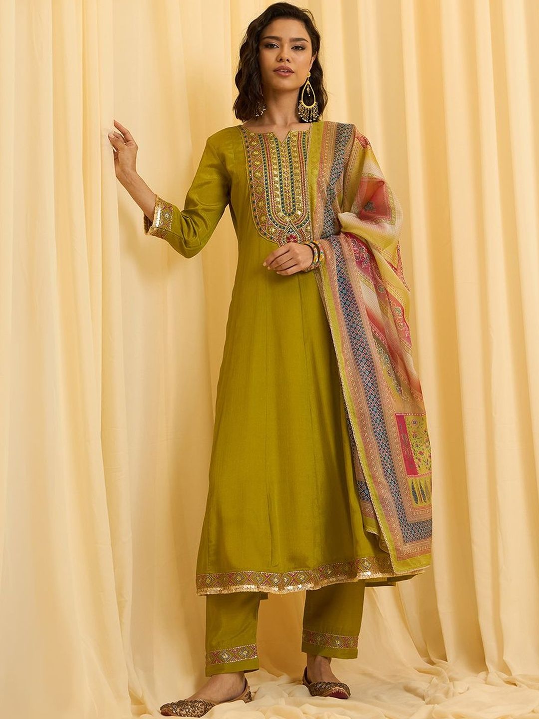 Dhiyona CH Women Ethnic Motifs Embroidered Kurta with Trousers & Dupatta