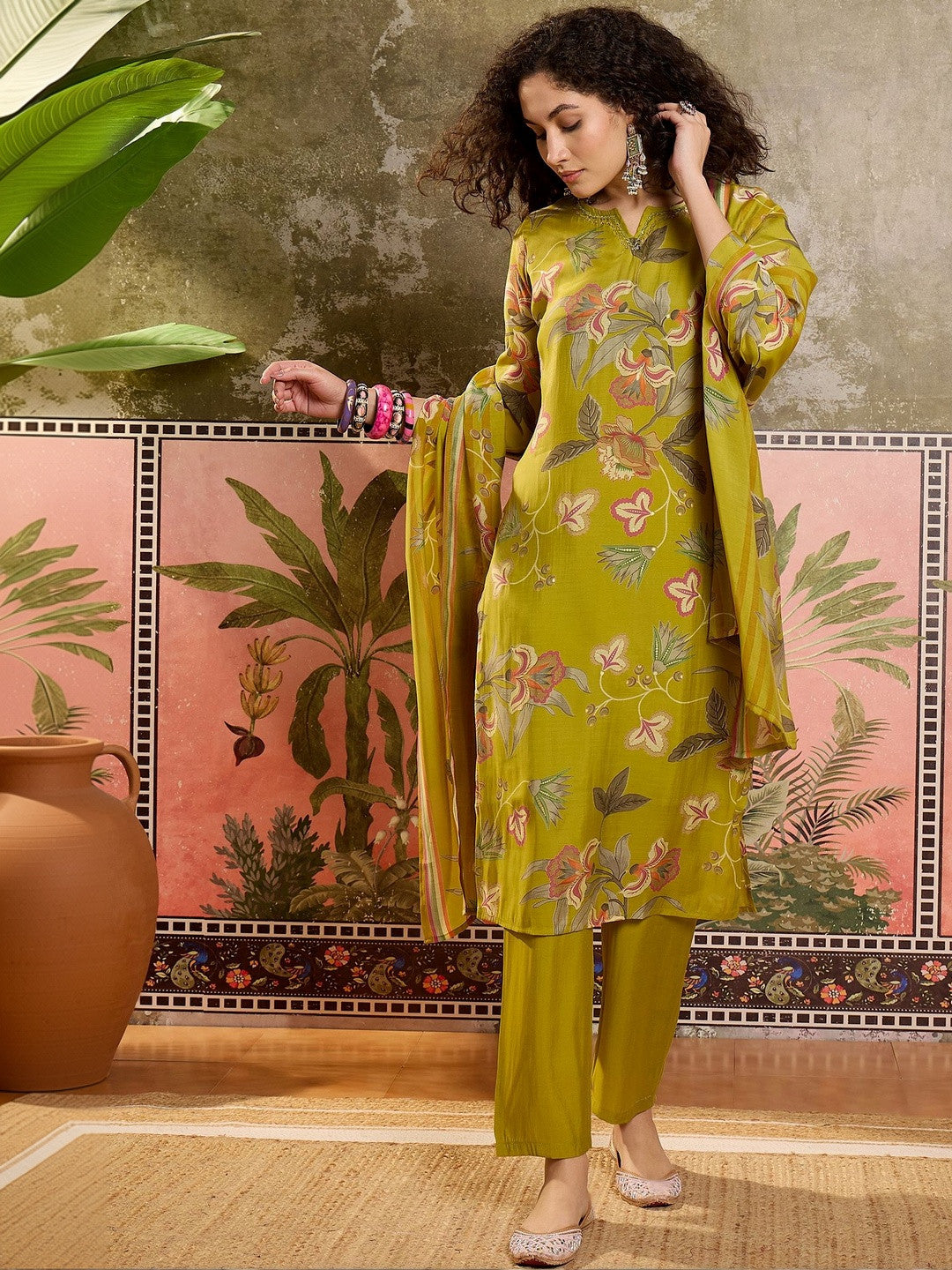 Dhiyona SN Printed Round Neck Kurta & Trousers With Dupatta