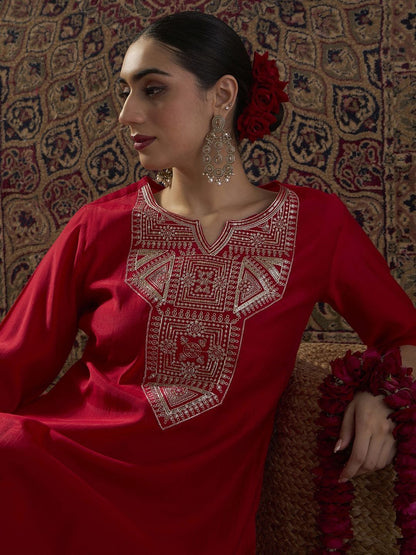 Dhiyona IE Embroidered Notch Neck Tunic With Trousers