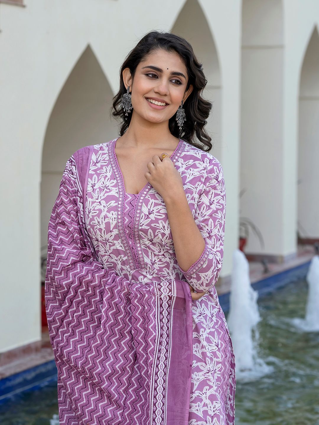 Dhiyona KL Women Floral Printed Regular Pure Cotton Kurta with Trousers & With Dupatta