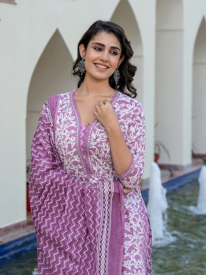 Dhiyona KL Women Floral Printed Regular Pure Cotton Kurta with Trousers & With Dupatta