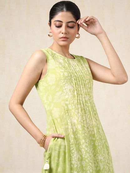 Dhiyona SO Women's Floral Printed Round Neck Pleated Cotton Dobby A-Line Kurta With Palazzos