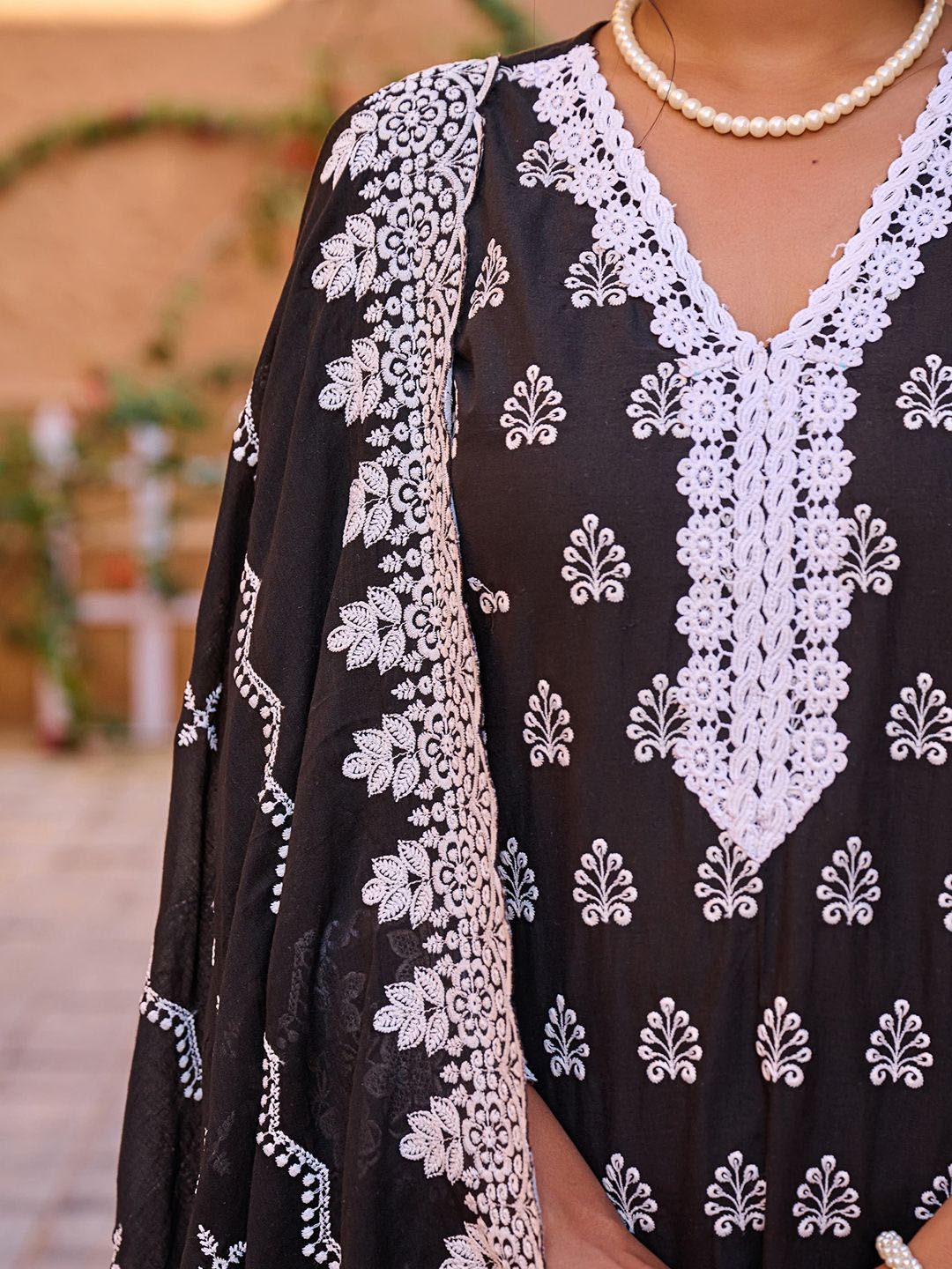 Women Floral Embroidered Regular Pure Cotton Kurta with Trousers & With Dupatta