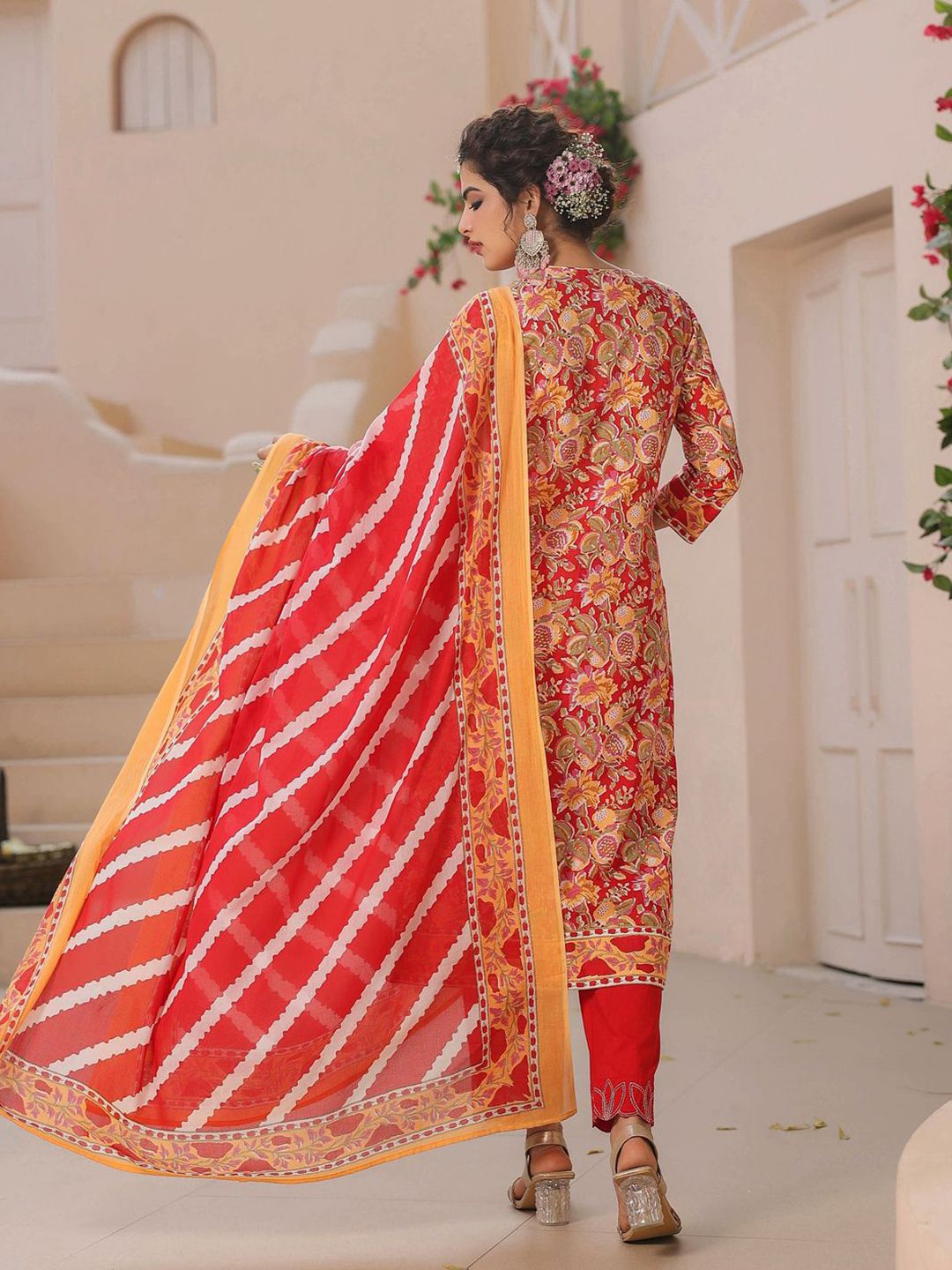 Dhiyona RR Women's Floral Printed Regular Sequinned Pure Cotton Kurta with Trousers & With Dupatta