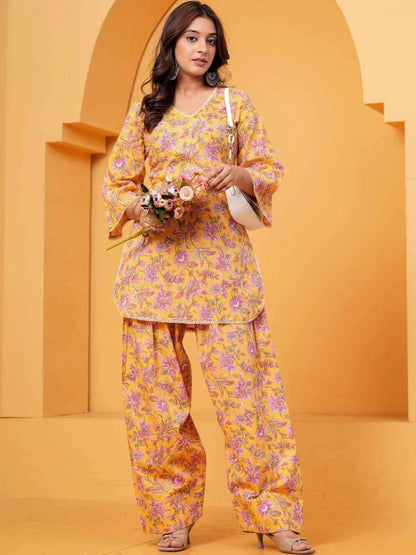 Women Floral Printed Regular Pure Cotton Kurta with Patiala