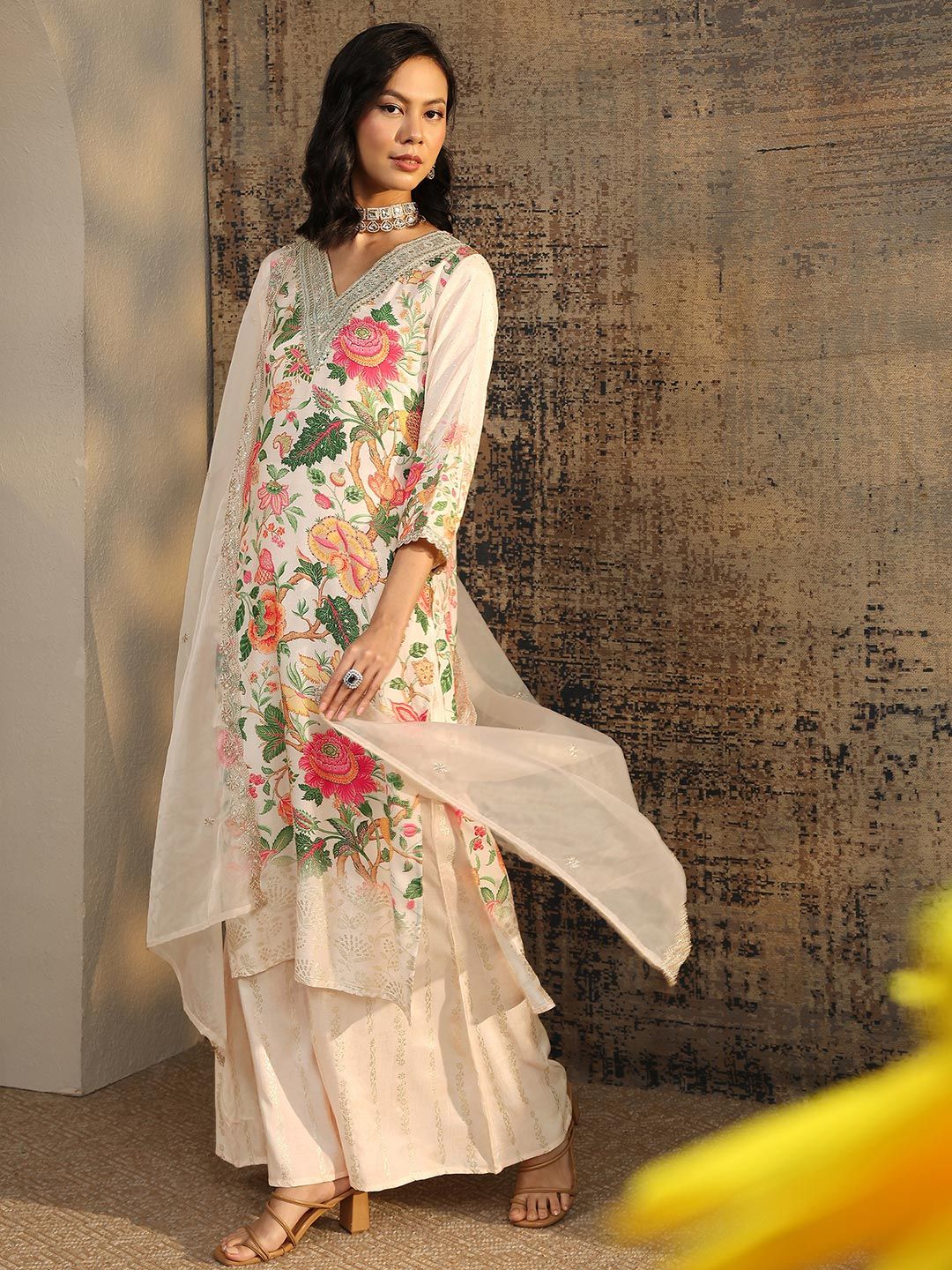 Dhiyona LL Women Floral Printed Regular Sequinned Kurta with Palazzos & With Dupatta