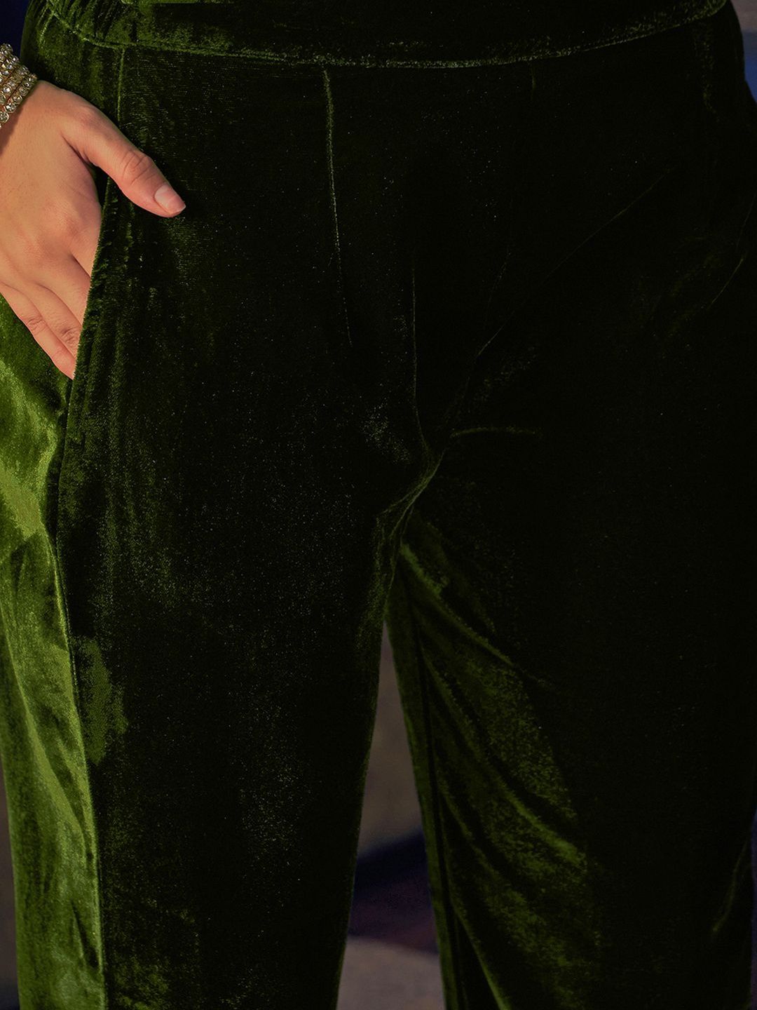 Dhiyona CH Women Ethnic Motifs Embroidered Regular Velvet Kurta with Trousers & With Dupatta