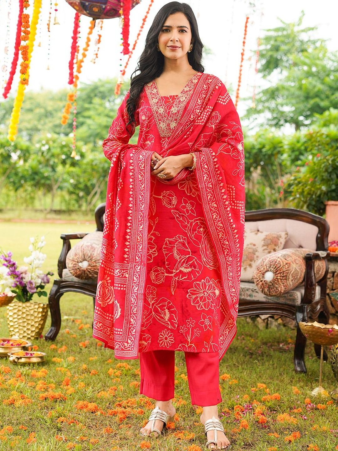 Dhiyona KL Floral Printed Straight Thread Work Kurta With Trouser & Dupatta