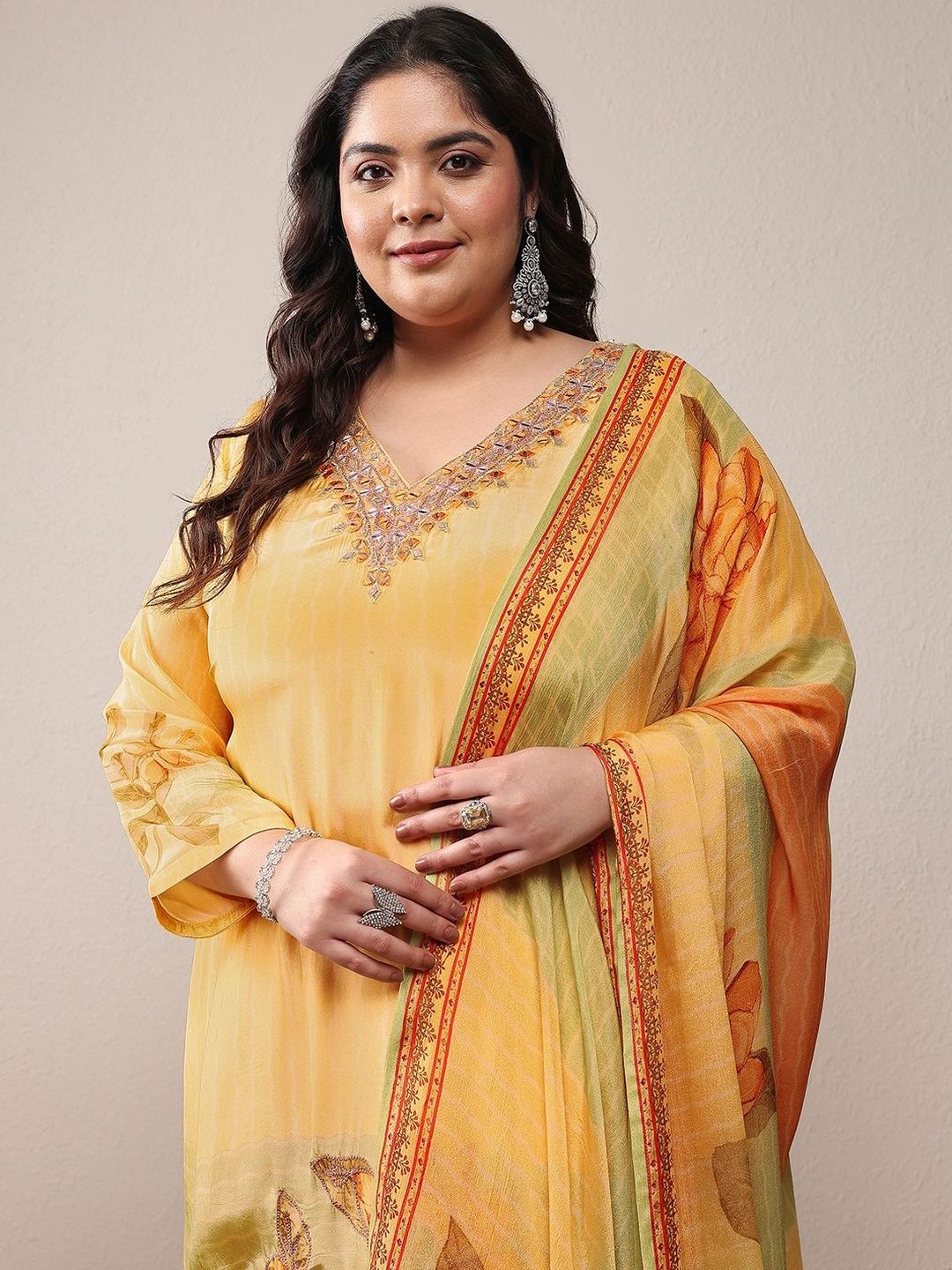 Dhiyona Women's Plus Size Floral Printed Silk Crepe Kurta with Trousers & Dupatta