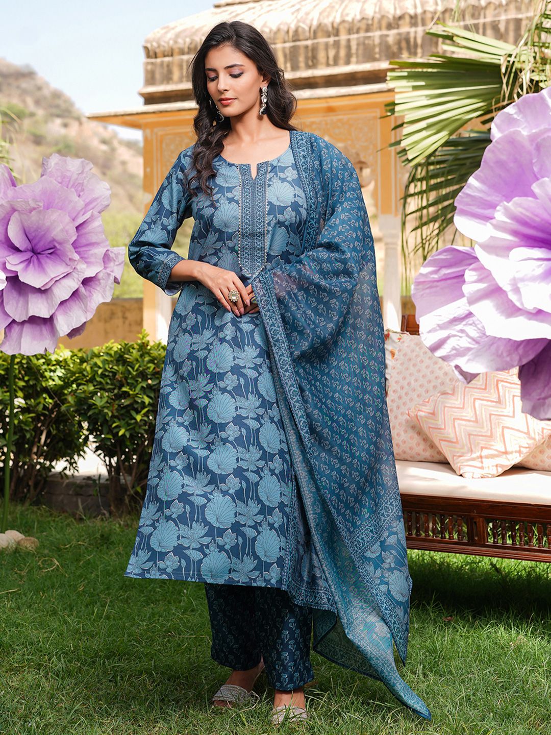 Dhiyona KL Women Floral Printed Kurta with Trousers & Dupatta