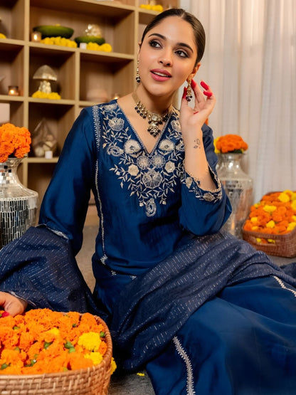 Dhiyona KL Women Ethnic Motifs Embroidered Regular Thread Work Kurta with Palazzos & With Dupatta