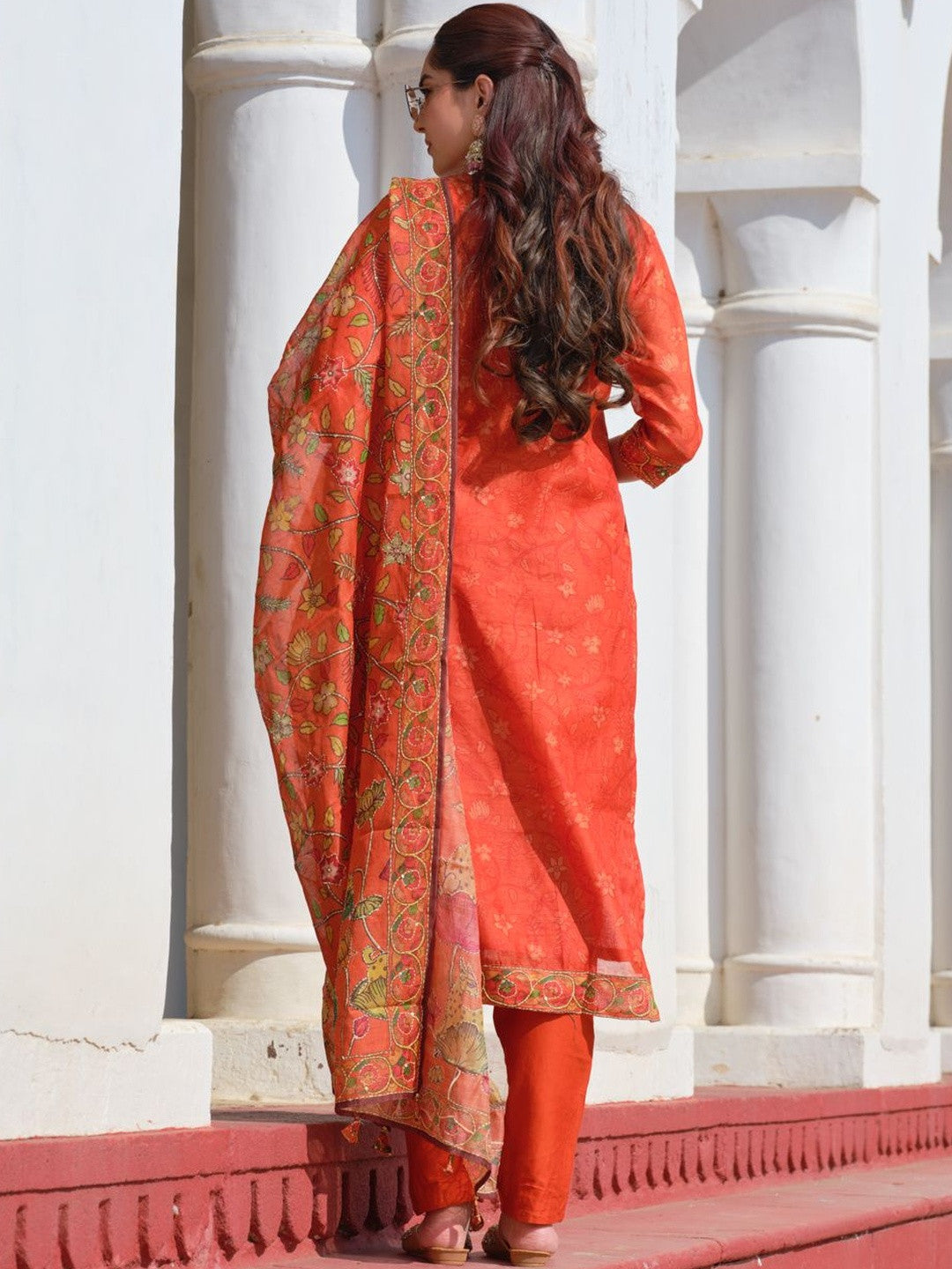 Floral Printed Round Neck Straight Kurta & Trousers With Dupattta