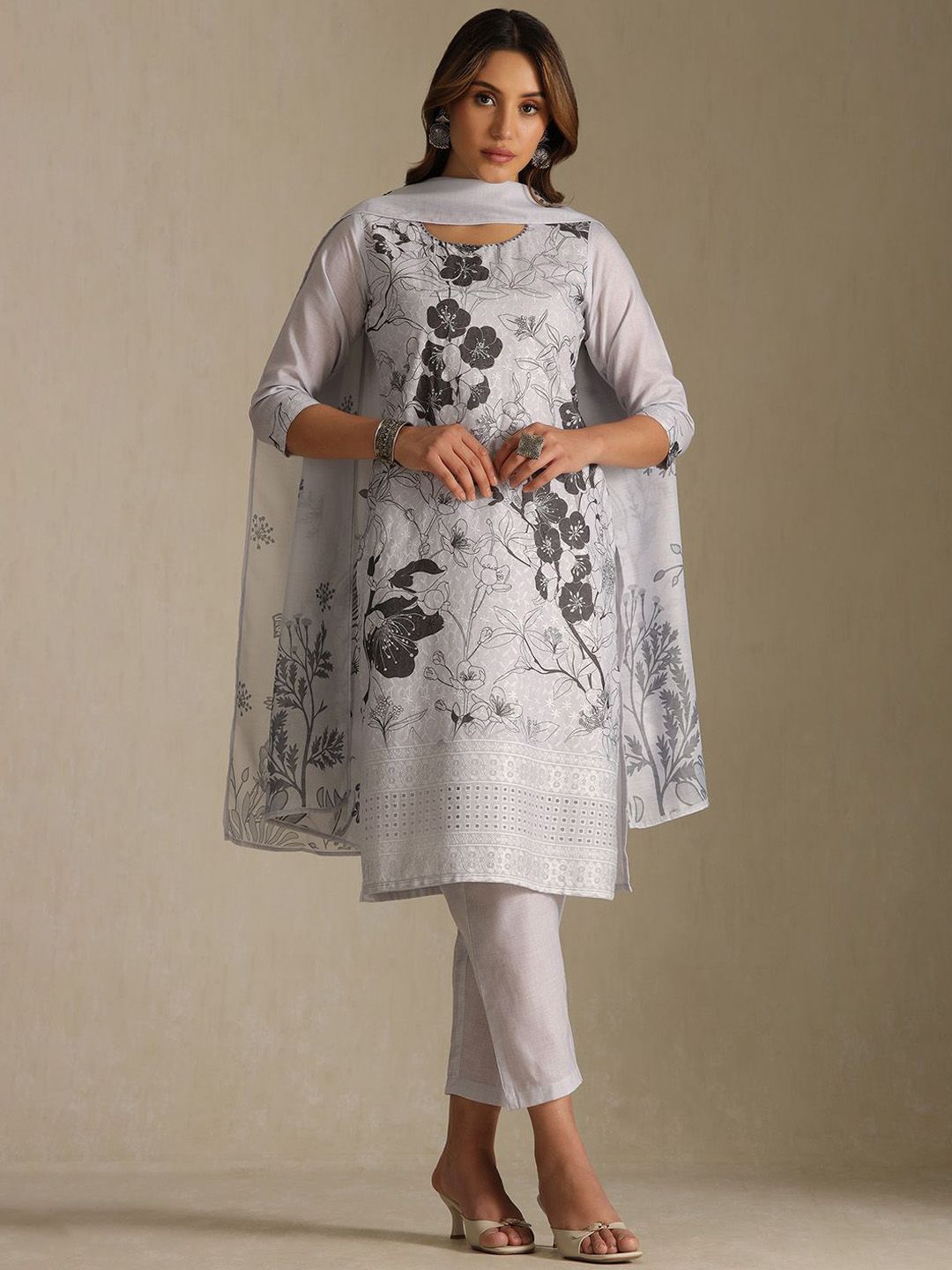 Dhiyona SO Women's Women Floral Printed Embroidered Beads and Stones Kurta with Trousers & Dupatta